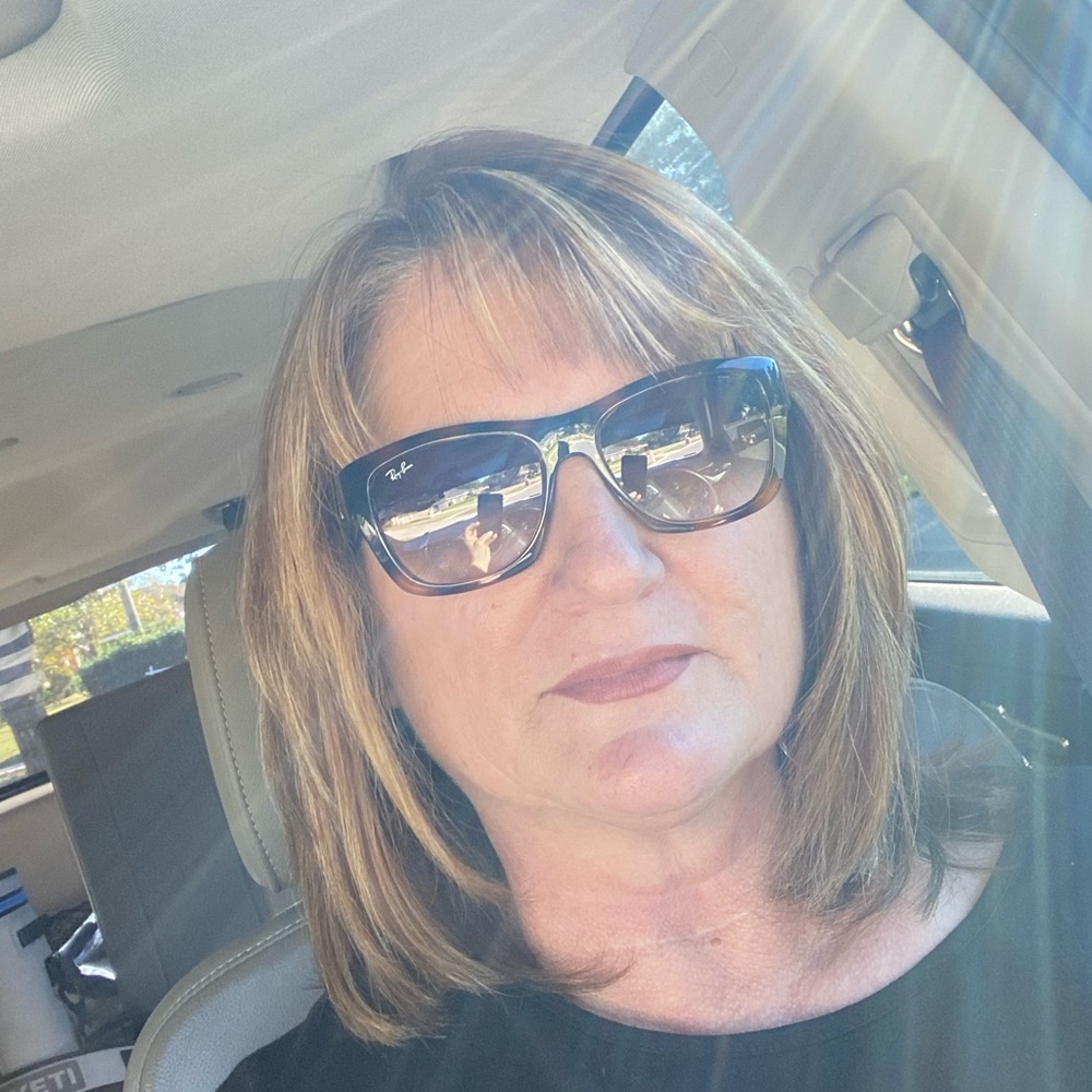 Meet your Posher, Stacie